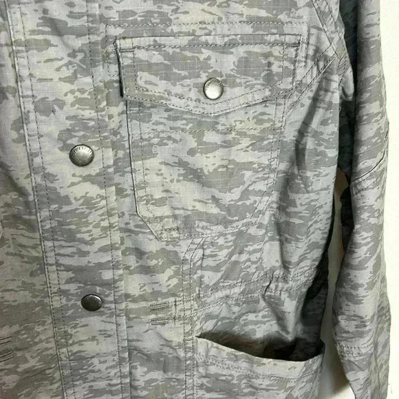 Eddie Bauer Button Up Women's Medium Jacket Cotton Spandex  Outdoor Camo Light - Picture 7 of 9